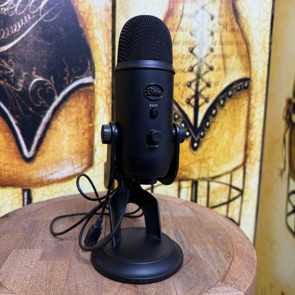 Blue Yeti USB Microphone Black Blackout Excellent Condenser Mac PC Recording